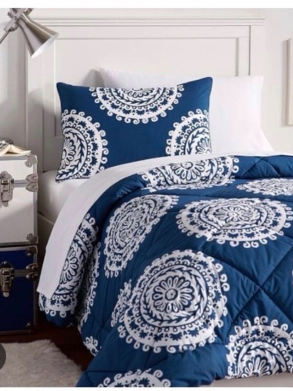 NEW Pottery Barn Dorm Teen MEDALLION Ikat Sham Standard size
